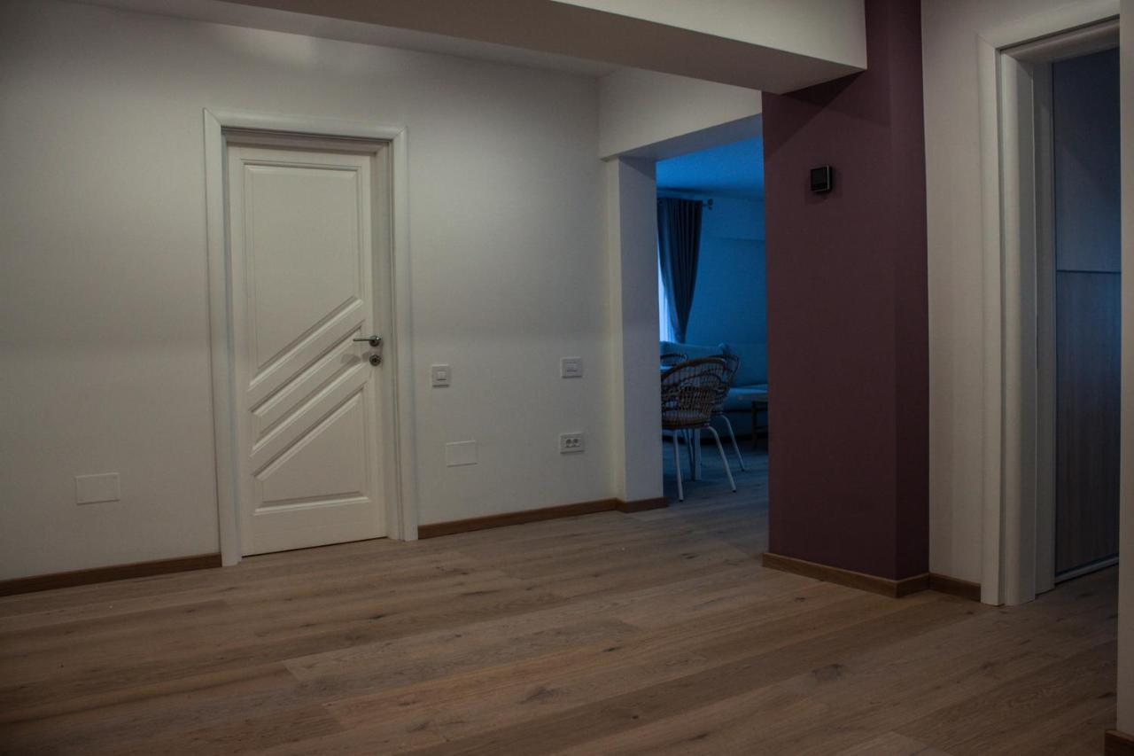 Eurocomfort Apartments Piatra Neamt Exterior photo