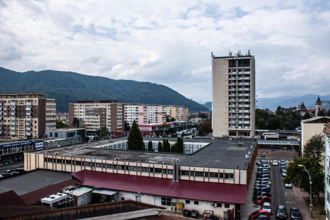 Eurocomfort Apartments Piatra Neamt Exterior photo